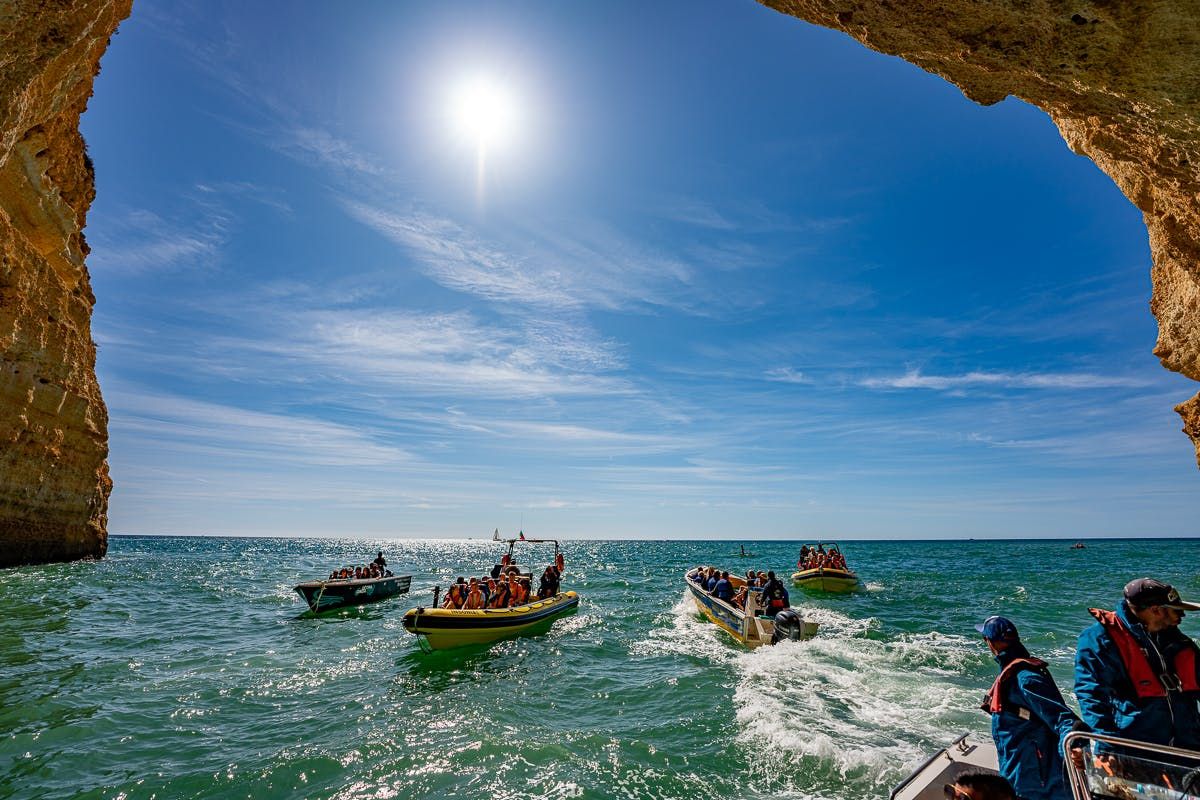  🚣🏽‍♀️ GRUTAS DE BENAGIL 💙 Escapadinha em Hotel 4* e desfrute do verdadeiro Algarve 🌅