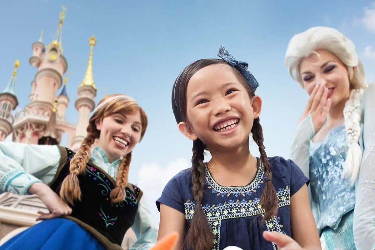 🎁 Esta Navidad regala Disneyland® Paris ❄️ World of Frozen abre el 29 de marzo 🏨 Hotel Disney + acceso a los 2 parques ✨