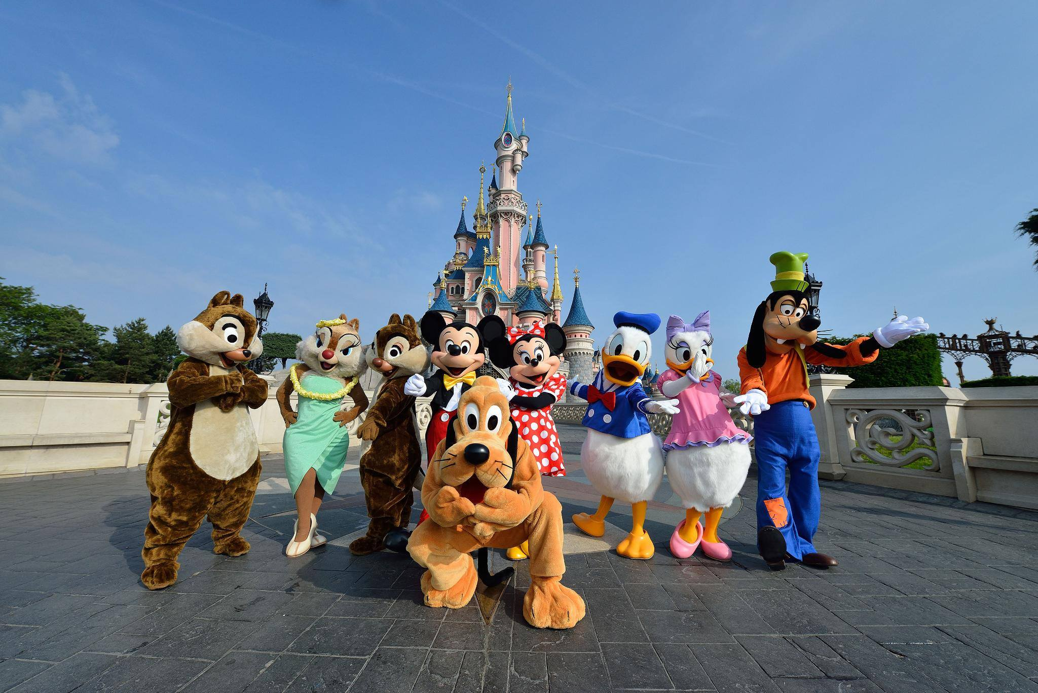Entre num Mundo de Magia e Ilusão e Festeje o 30º Aniversário da Disneyland® Paris em Família