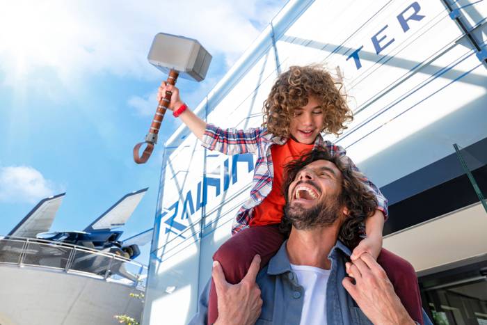 🎡 VIAJE AO MUNDO MÁGICO DA DISNEYLAND®! 🌈 Hotel 3* com pequeno-almoço + Bilhete de 1 dia para o Parque e transfer gratuito. Pode viajar até 2026!