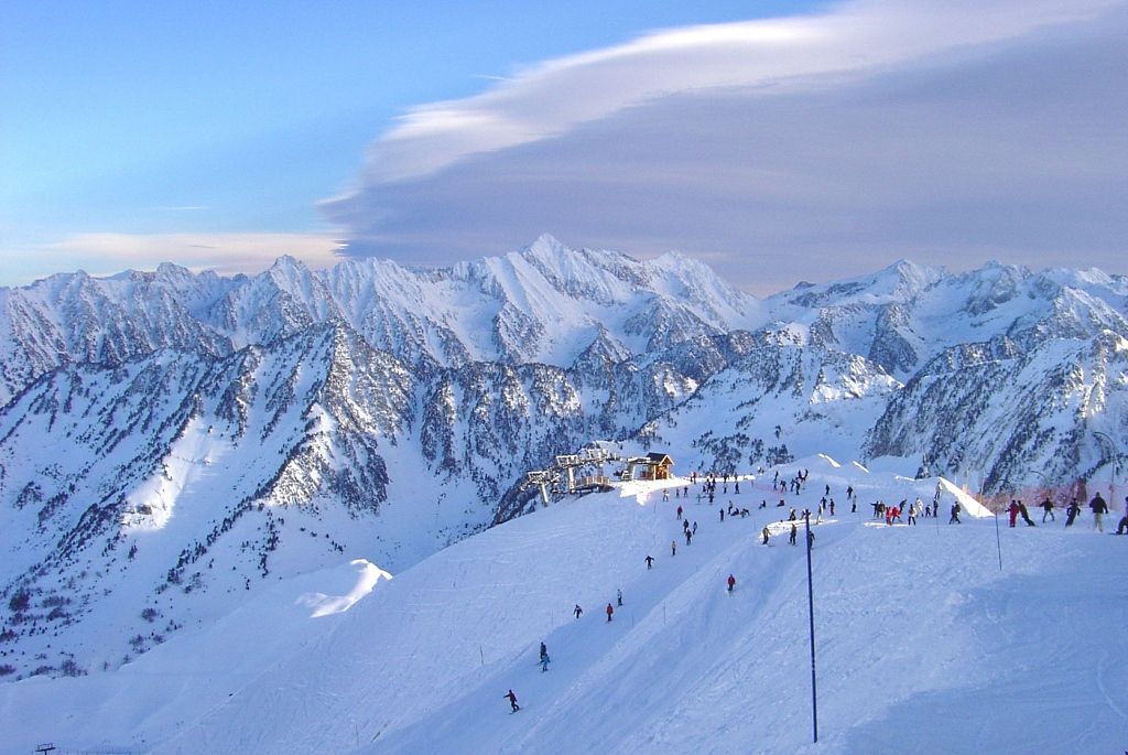⛄¡Esquía en el PIRINEO FRANCÉS! Hotel 3 *+ Forfait Cauterets Incluido | Francia 🏔️