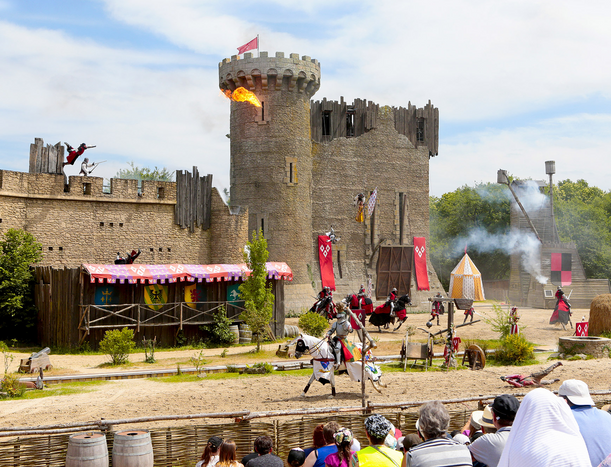 ⚔️ VIVEZ L'HISTOIRE AU PUY DU FOU FRANCE! 🏰 Hôtel + Entrées au Parc!