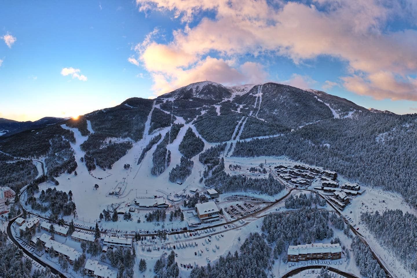 ⛷️ LA MASELLA ¡Una preciosa estación de esquí en Girona! ❄️ Hotel 4* con Forfait incluido | Pirineo Catalán ⛷️ LA MASELLA ¡Una preciosa estación de esquí en Girona! ❄️ Hotel 4* con Forfait incluido | Pirineo Catalán