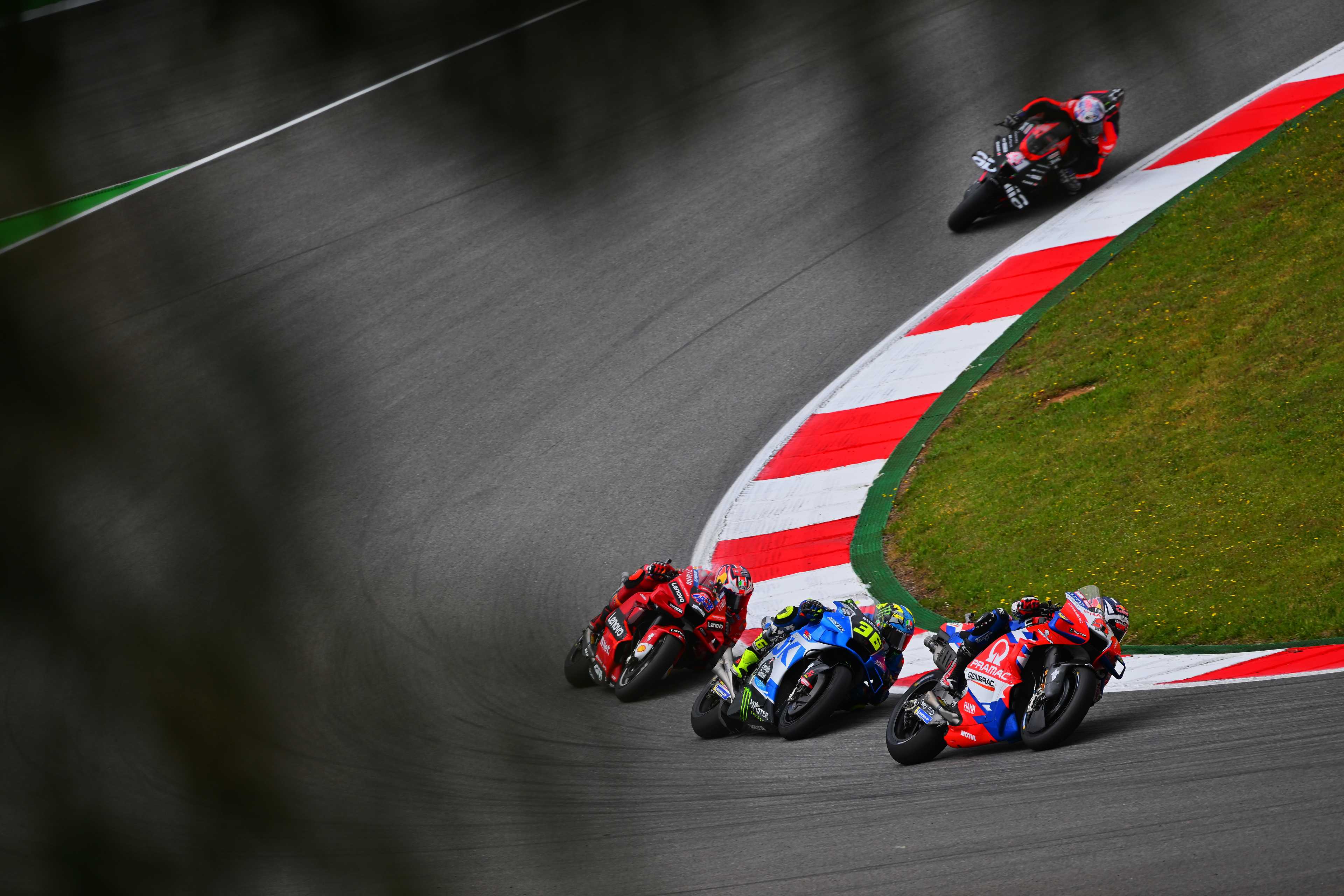 ¡VIVE LA ALTA VELOCIDAD!🏍️ Asiste al MotoGP de Portugal 2024 con Hotel en LAGOS | Algarve