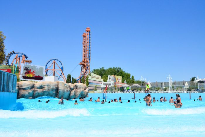 🎢🌊 ¡PARQUE WARNER + WARNER BEACH GRATIS! 🏨 Hotel 3★ + Entradas incluidas a pocos minutos del parque | Madrid