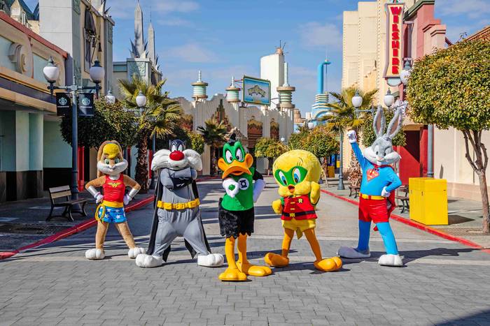 🎢¡VEN A DIVERTIRTE AL PARQUE WARNER DE MADRID! Alójate en Hotel 3★ + Entradas 1  día incluidas y a pocos minutos del parque | Madrid