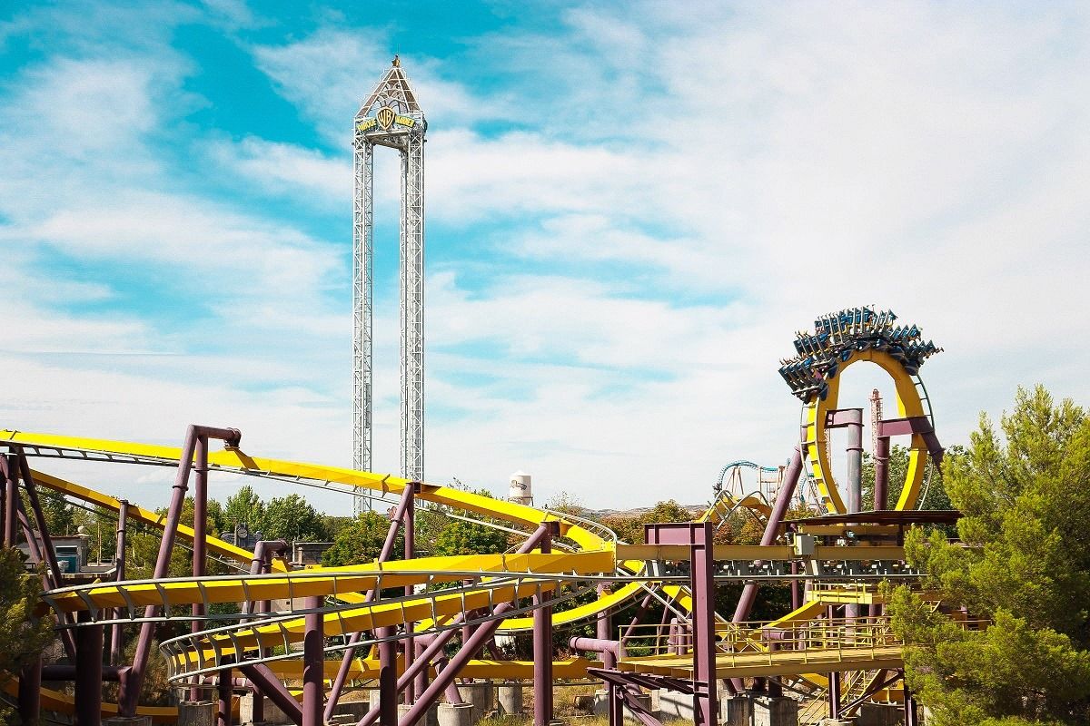 ¡Hotel y Entradas Parque Warner Madrid! 🎢 FAMILIAR ¡Hotel y Entradas Parque Warner Madrid! 🎢 FAMILIAR