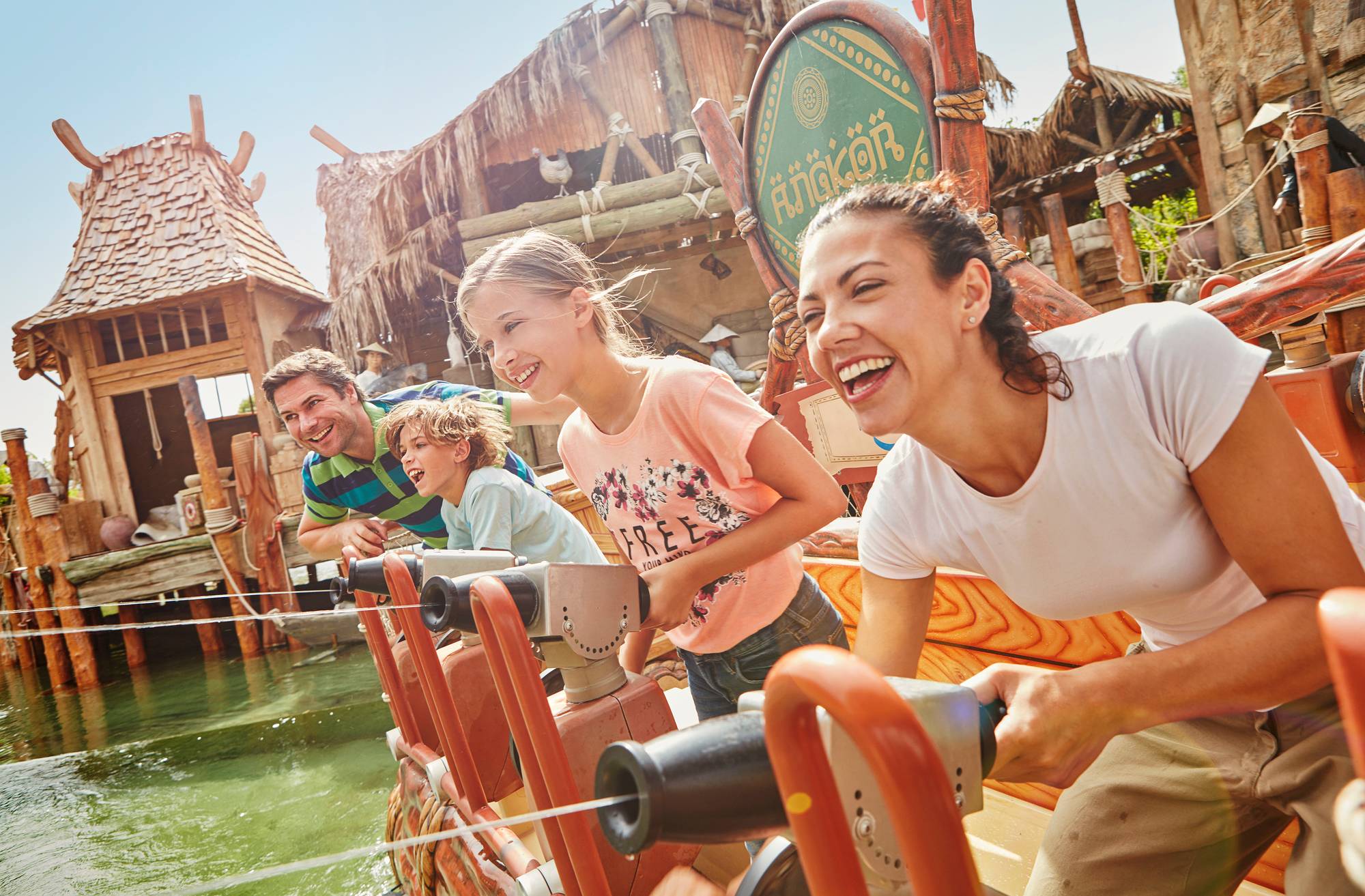 🎢¡DIVERSIÓN ESTE VERANO EN PORTAVENTURA!👨‍👩‍👧‍👦☀️Desde 3 noches: Apartamentos 4⭐ de hasta 6 personas + Entradas de 2 días 2 parques  | Salou
