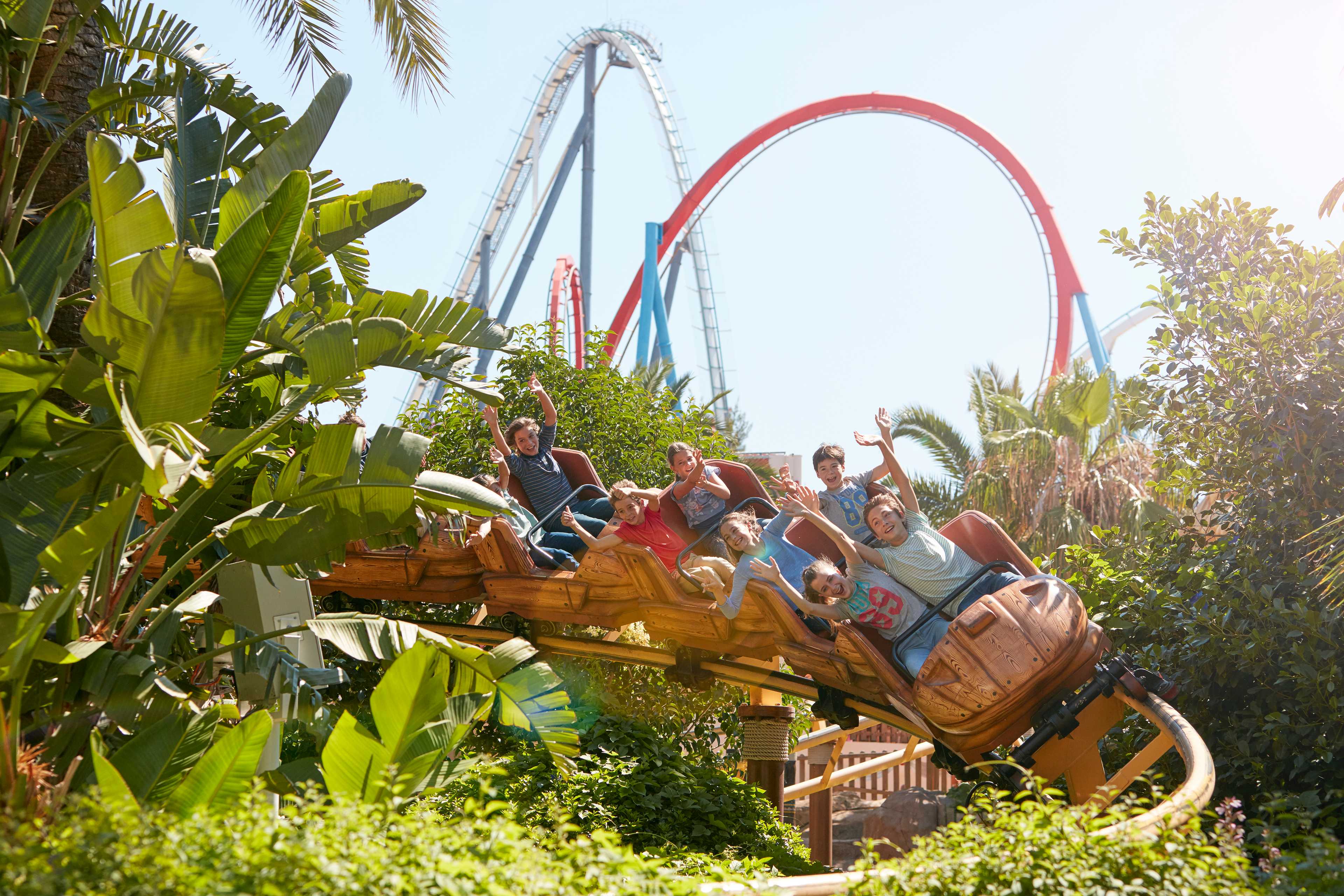 🎢¡VEN A DIVERTIRTE A PORTAVENTURA ESTA PRIMAVERA!👨‍👩‍👧‍👦🥳 Apartamentos con desayuno + Entrada de 2 dias 2 parques