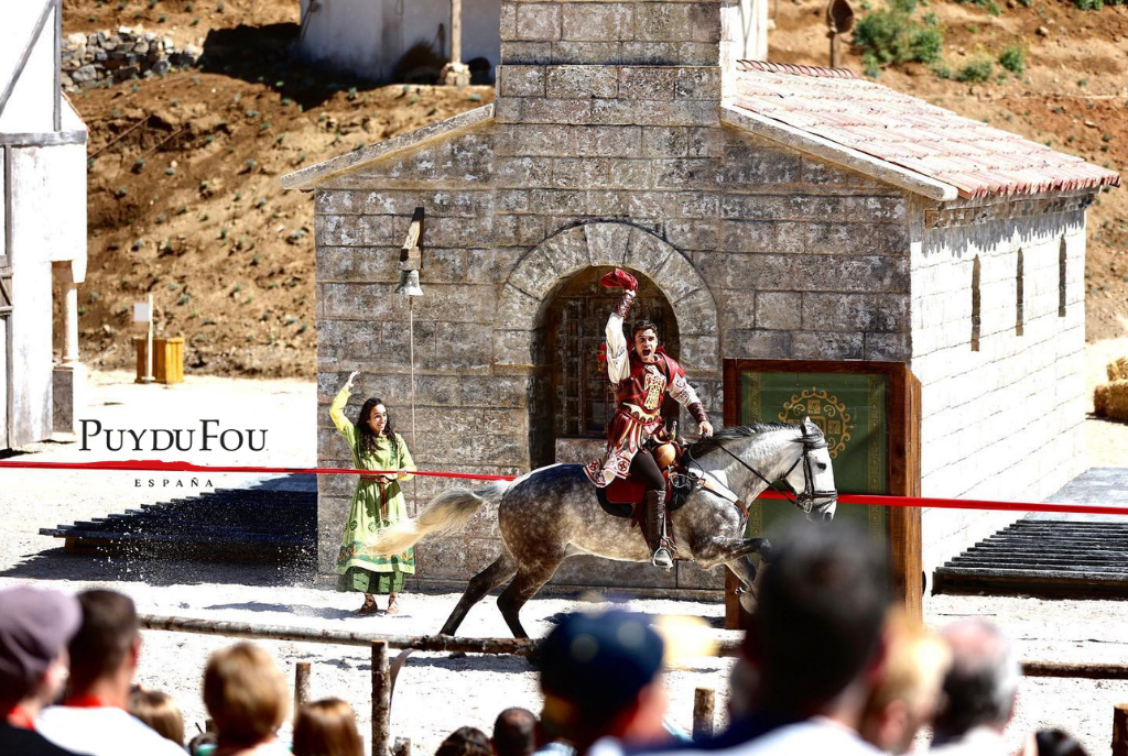 🦅⚔ ¡ESTE VERANO vive la historia en PUY DU FOU ESPAÑA al MEJOR PRECIO de la temporada! 🏯 Hotel con desayuno y piscina + Entradas 👫 🦅⚔ ¡ESTE VERANO vive la historia en PUY DU FOU ESPAÑA al MEJOR PRECIO de la temporada! 🏯 Hotel con desayuno y piscina + Entradas 👫