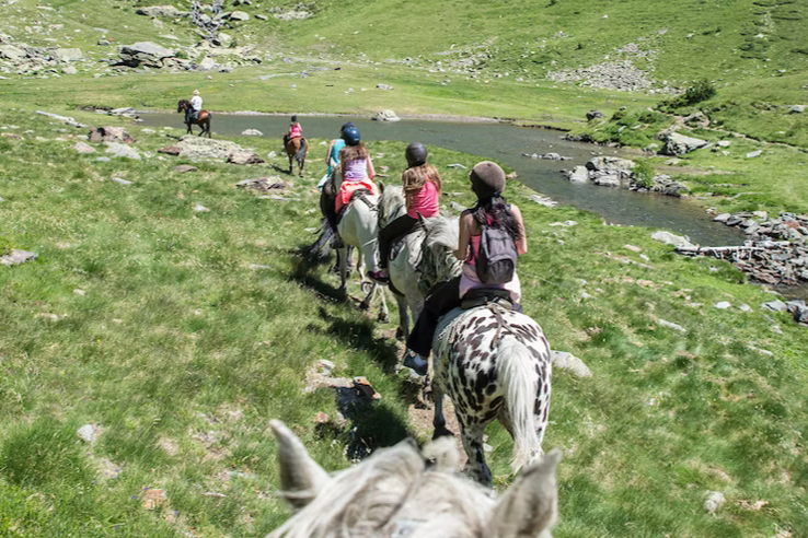 🏇🏼 ¡PLANAZO EN ANDORRA PARA VERANO! 🏔️ Paseo a Caballo + Hotel 3* con desayuno desde 1 noche | La Massana