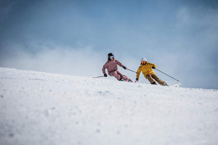 ⛷️⭐¡LUJO A PIE DE PISTAS EN SIERRA NEVADA!🏔️❄️ Hotel 4★ con desayuno  + Forfait +  Acceso diario al SPA y hasta 6 personas por habitación | Granada