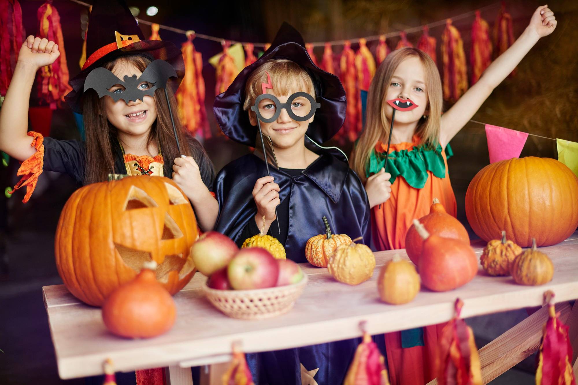🎃¡HALLOWEEN 4⭐EN TOSSA DEL MAR!🌊🏰 Hotel con PENSIÓN COMPLETA + 1 niño gratis + Programa de animación de Halloween | Girona